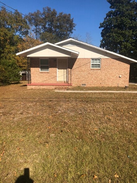 Building Photo - 2511 Sheraton Dr