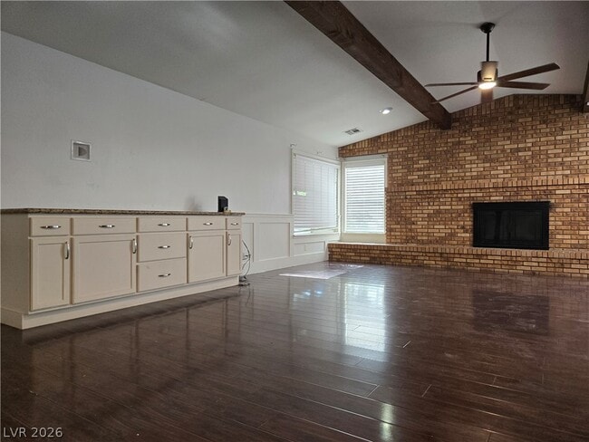 Building Photo - 5945 N El Capitan Way