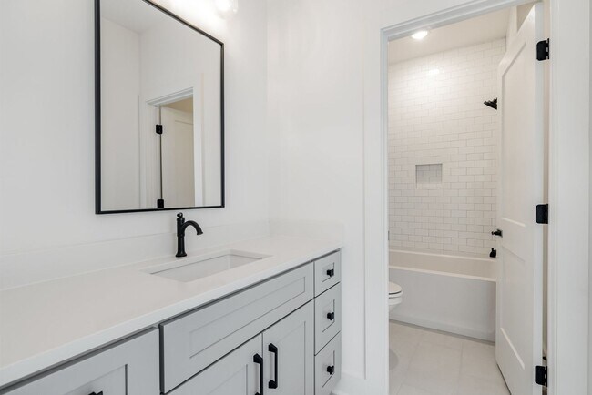 Building Photo - Awesome Floorplan!