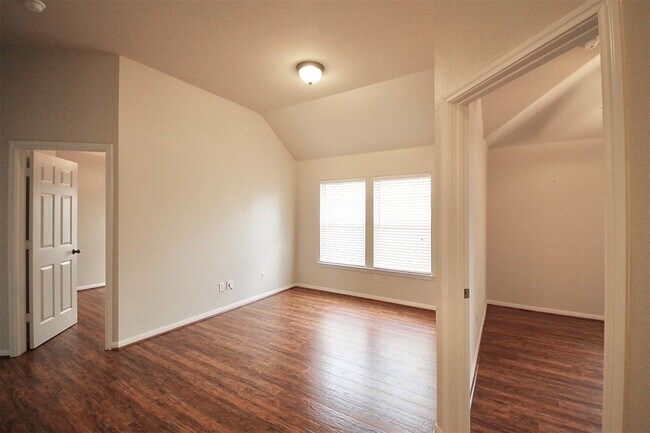 Building Photo - 3608 Pine Needle Cir
