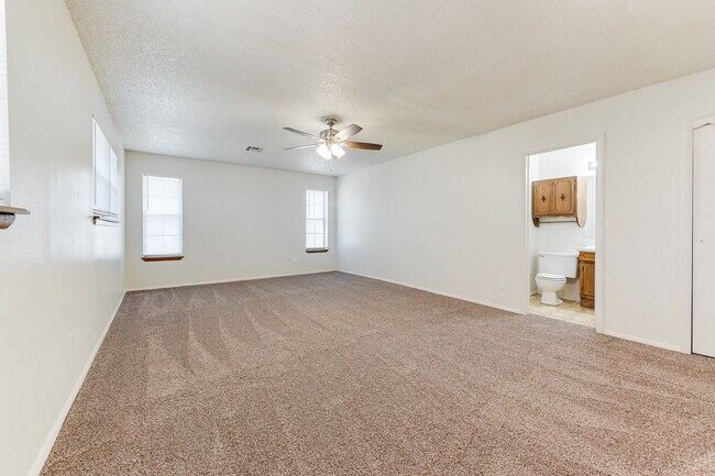 Building Photo - 5911 NW 30th St