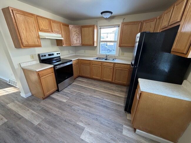 Building Photo - 630 Jackson St