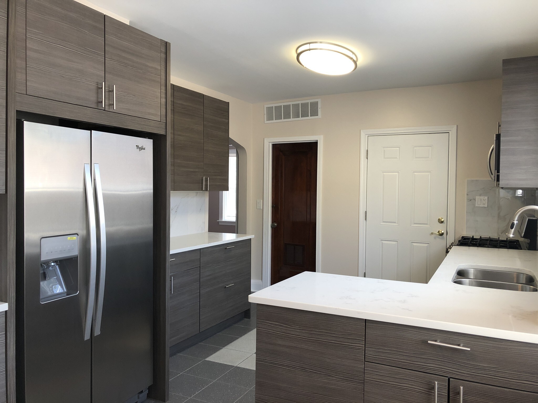 Building Photo - 6441 N Francisco Ave