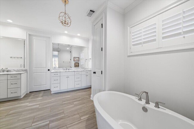 Building Photo - 9074 Baynard Lp N