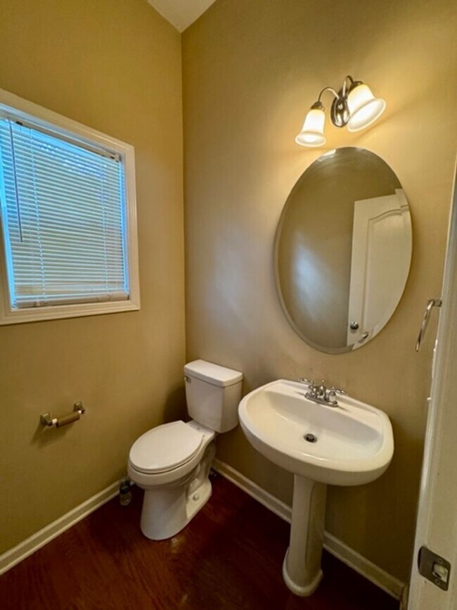 Building Photo - 213 Chateau Pl