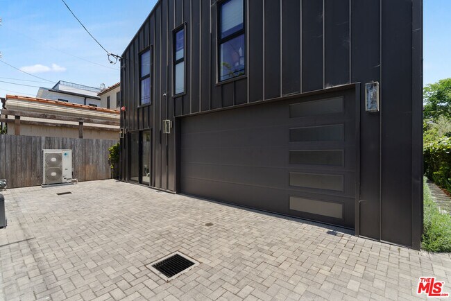 Building Photo - 929 Marco Pl