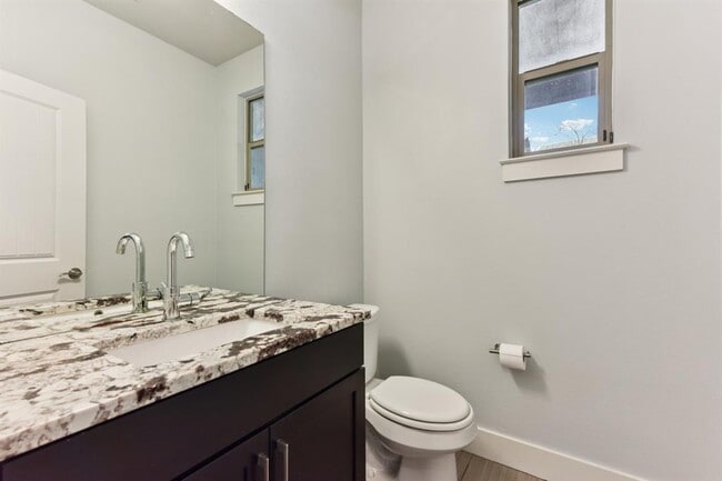 Building Photo - 8110 Ranch Road 2222