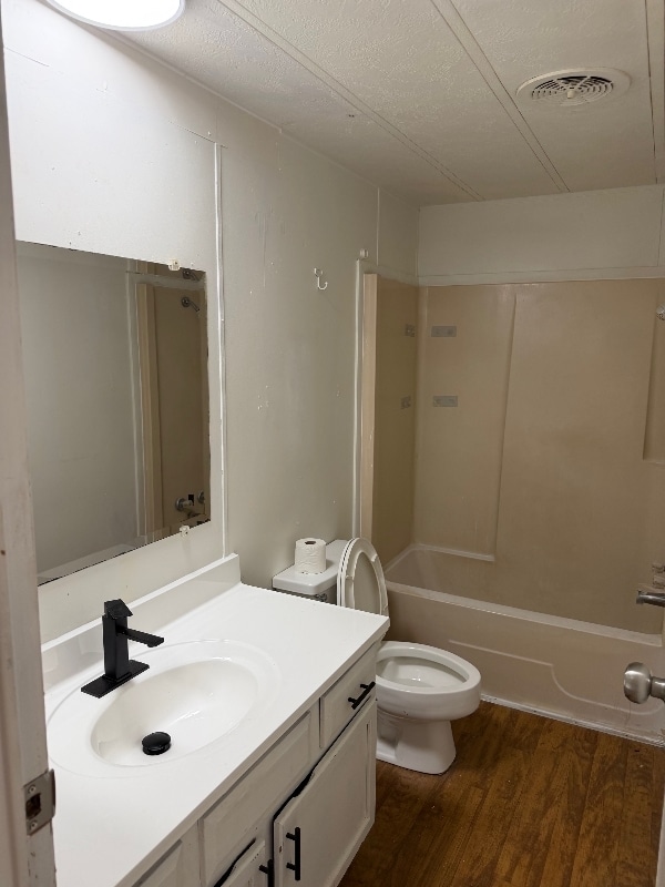 Building Photo - 216 N Carpenter St