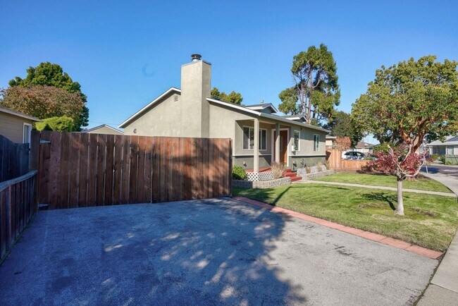 Building Photo - 3BR/1BA North Shoreview Home with Yard & Redwood Deck | Pet Friendly | Near Caltrain | YouTube Tour