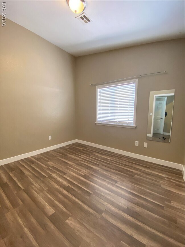 Building Photo - 2118 Quinton Ave