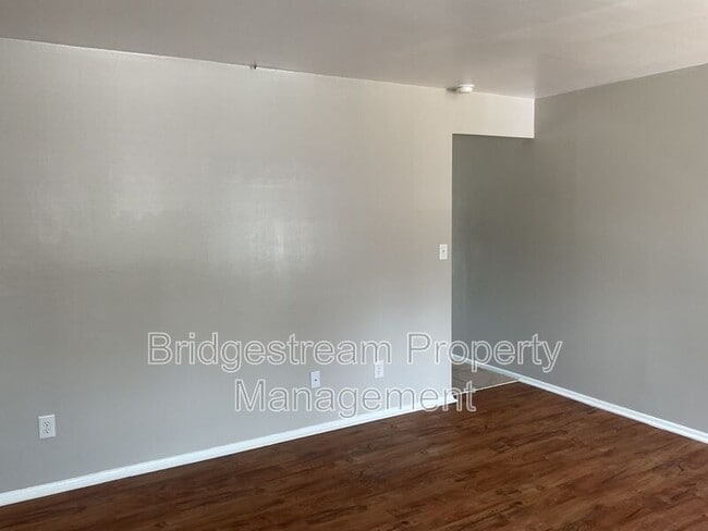 Building Photo - 4953 Leeper St