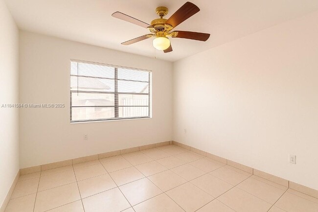 Building Photo - 13536 SW 11th Ln
