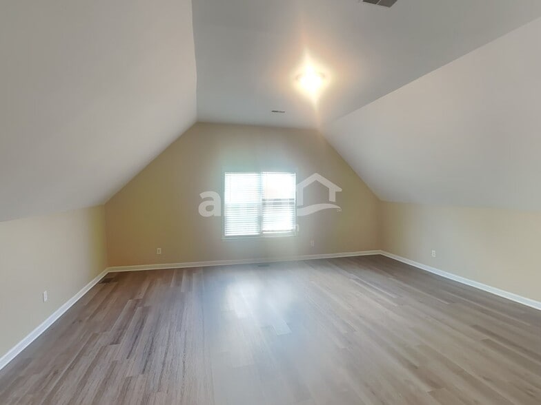 Building Photo - 602 Glenties Dr
