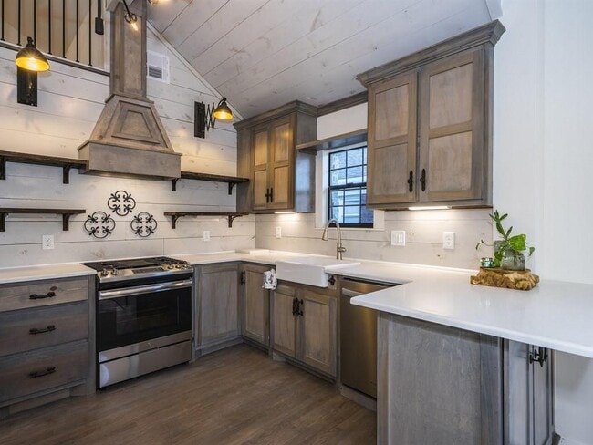 Building Photo - 2721 NW 19th St