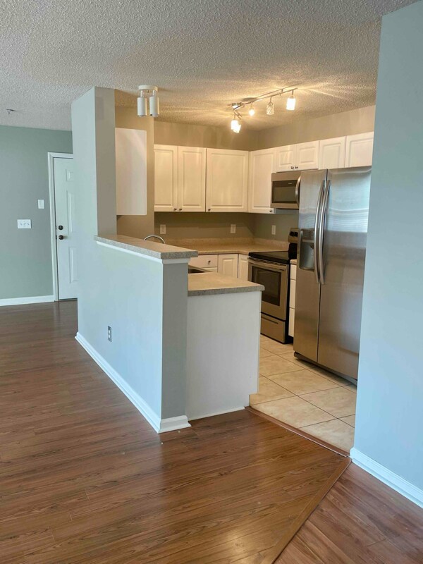 Building Photo - 621 Mill Pond Ct