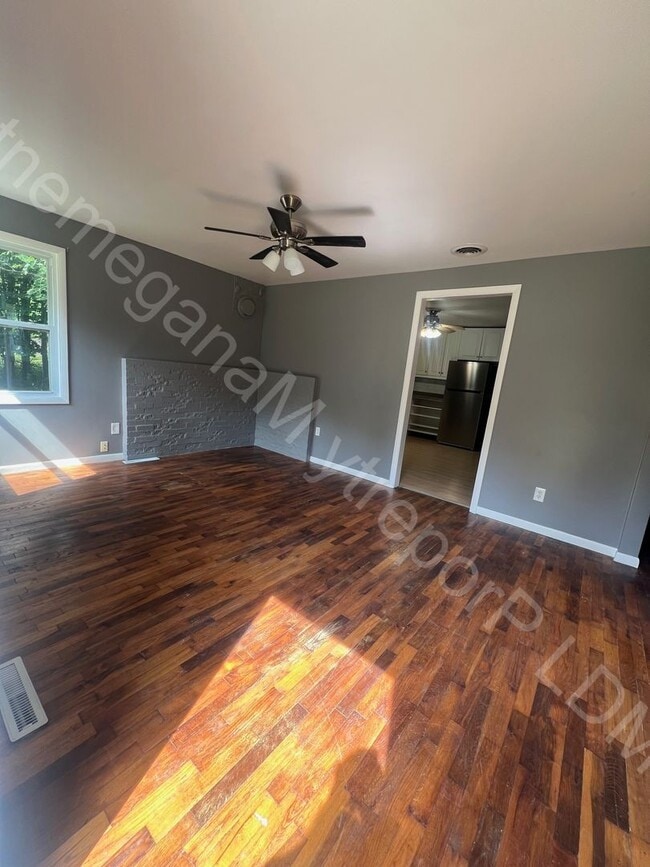 Building Photo - Country Oasis 3 bed 2 bath home