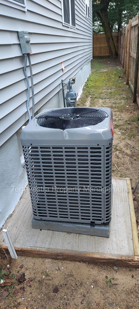 Building Photo - 314-316 S 4th St