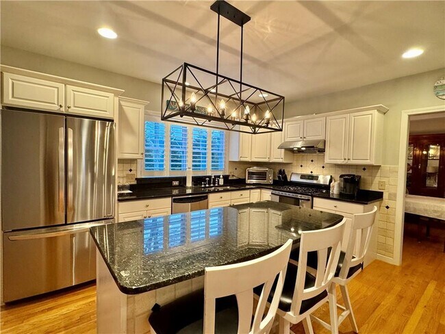 Building Photo - 34 Marian Ave