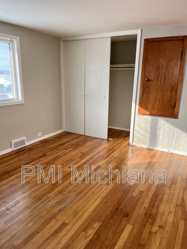 Building Photo - 4414 Huron Cir