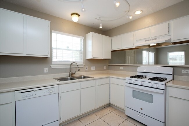 Building Photo - 9038 McGallion Rd