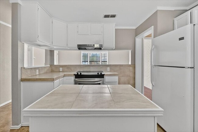 Building Photo - 4729 Prinston- 4bed/1bath- $1,395/month