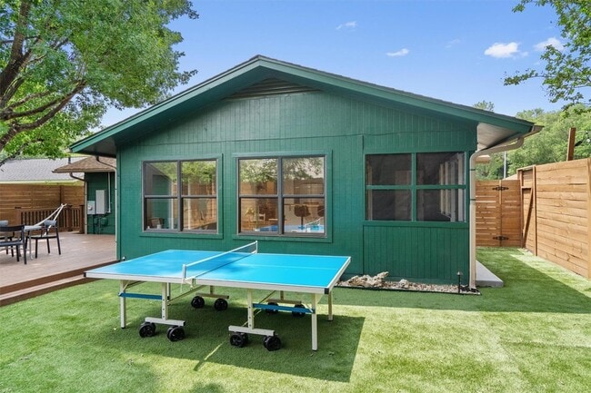 Building Photo - 802 Leisure Run Cove