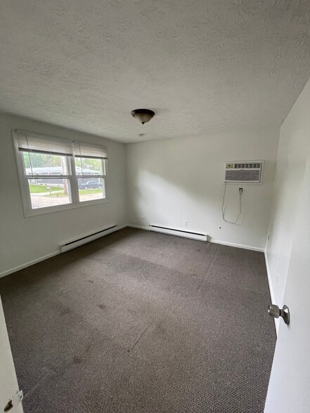 Building Photo - 1239 Zwick Ave