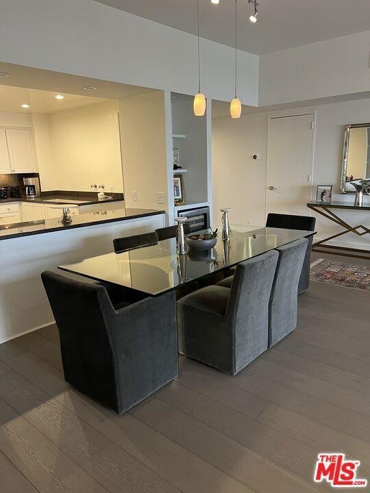 Building Photo - 10445 Wilshire Blvd