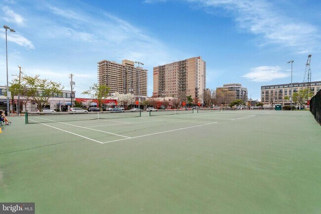 Building Photo - 801 N Fairfax St