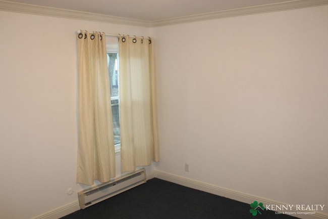 Building Photo - Rare Corner One Bedroom Fully Remodeled w/ In-Unit Laundry