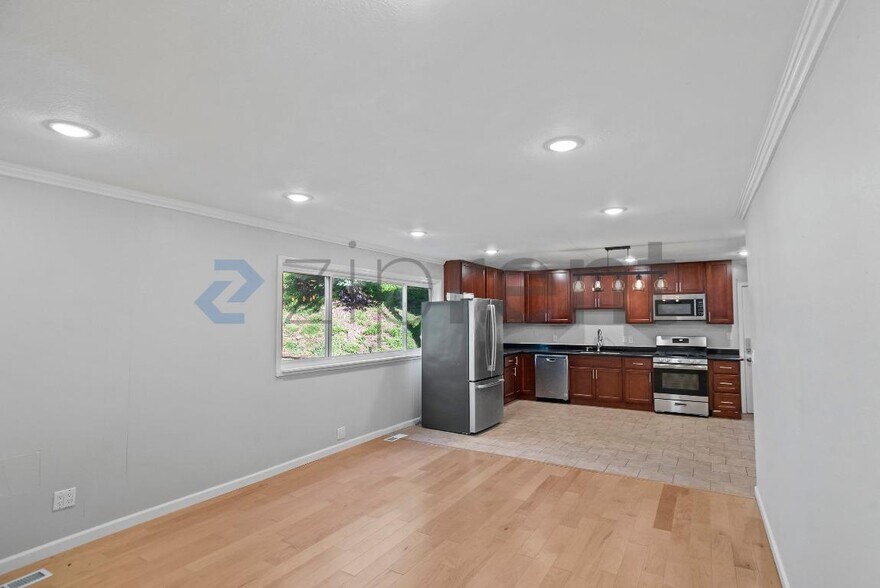 Building Photo - 9 La Salle Ave