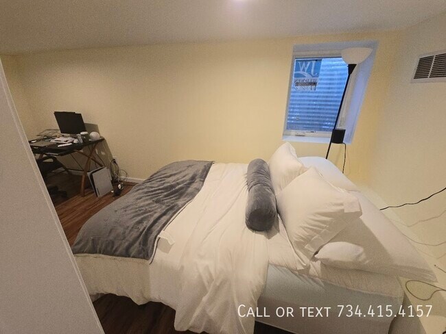 Building Photo - 430 S 4th Ave