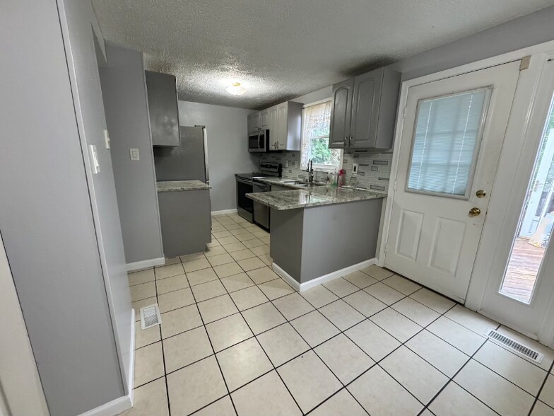 Building Photo - 1786 Springfield Ln