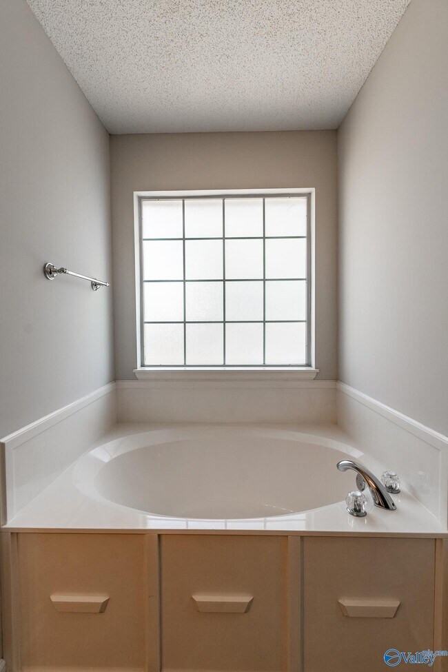 Building Photo - 114 Clover Ridge Dr