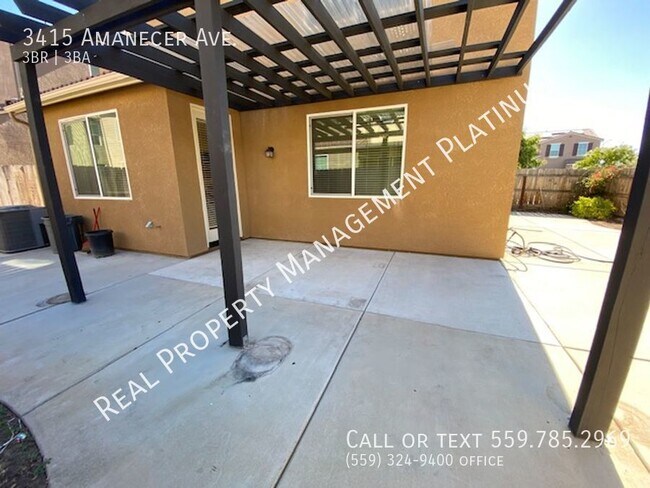 Building Photo - $2,500 Ashlan & Leonard 3 Bedroom + Solar ...