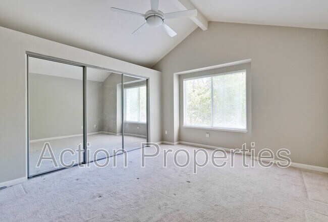 Building Photo - 11754 Ridge Creek Ct