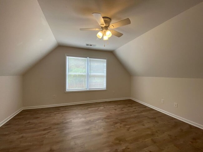 Building Photo - PRE-LEASING FOR AUGUST 9TH, 2026!