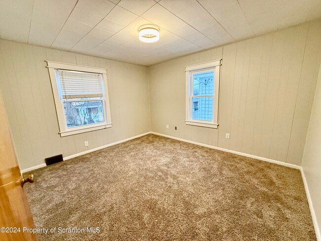 Building Photo - 22 S Goodwin Ave