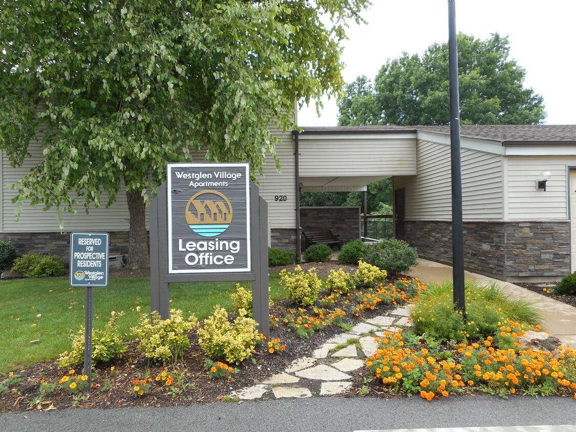 Westglen Village Ballwin