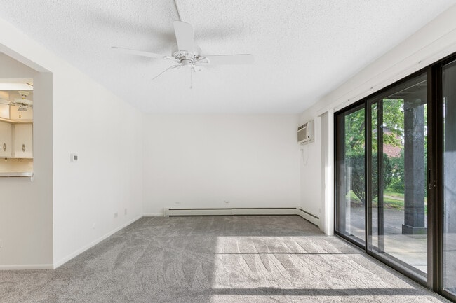 Building Photo - 15128 Quail Hollow Dr