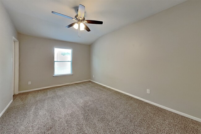 Building Photo - 738 Levi Bend