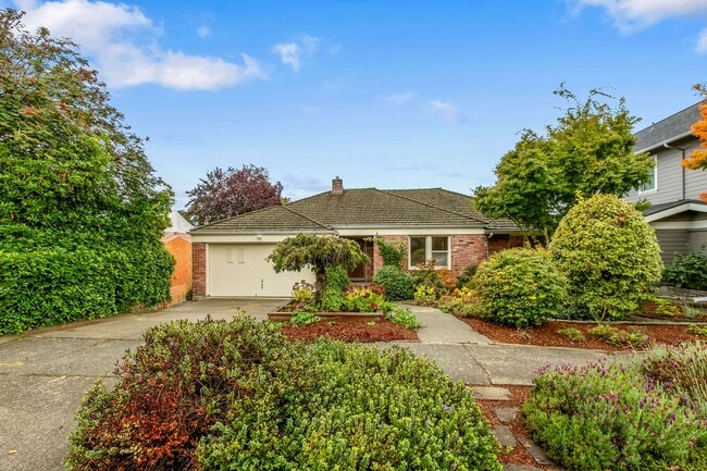 Building Photo - 4bd/2ba Seattle Home