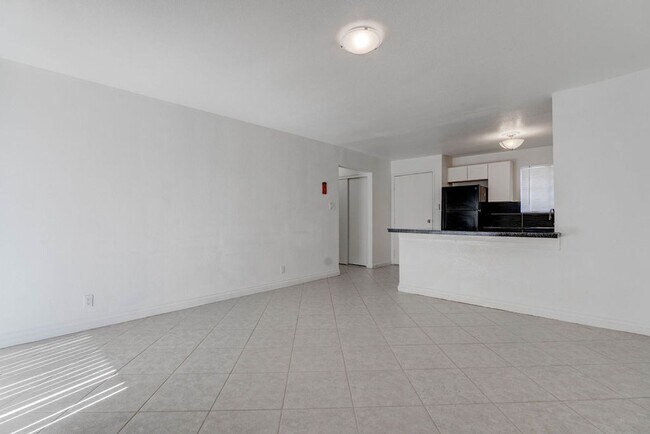 Building Photo - 5396 S Swenson St