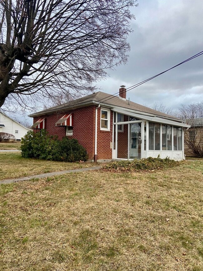 Building Photo - 4701 Lancaster St