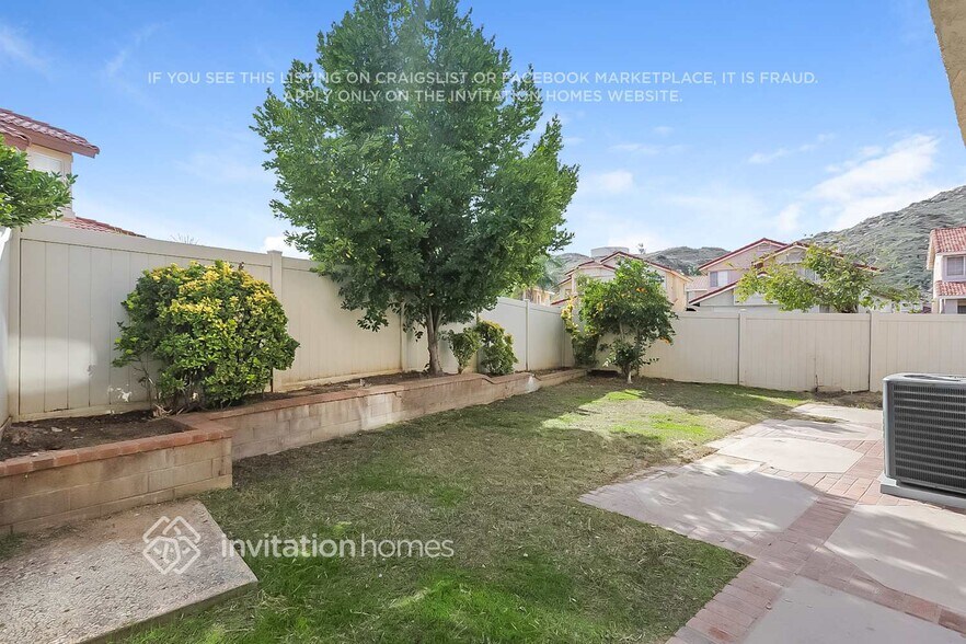 Building Photo - 15395 Villaba Rd