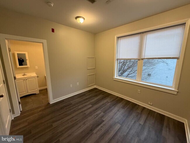 Building Photo - 1535 Cecil B. Moore Ave