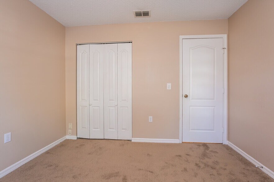 Building Photo - 1010 Malletwood Dr