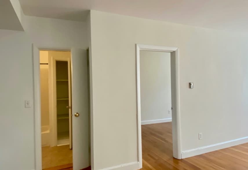 Building Photo - 511 Beacon St