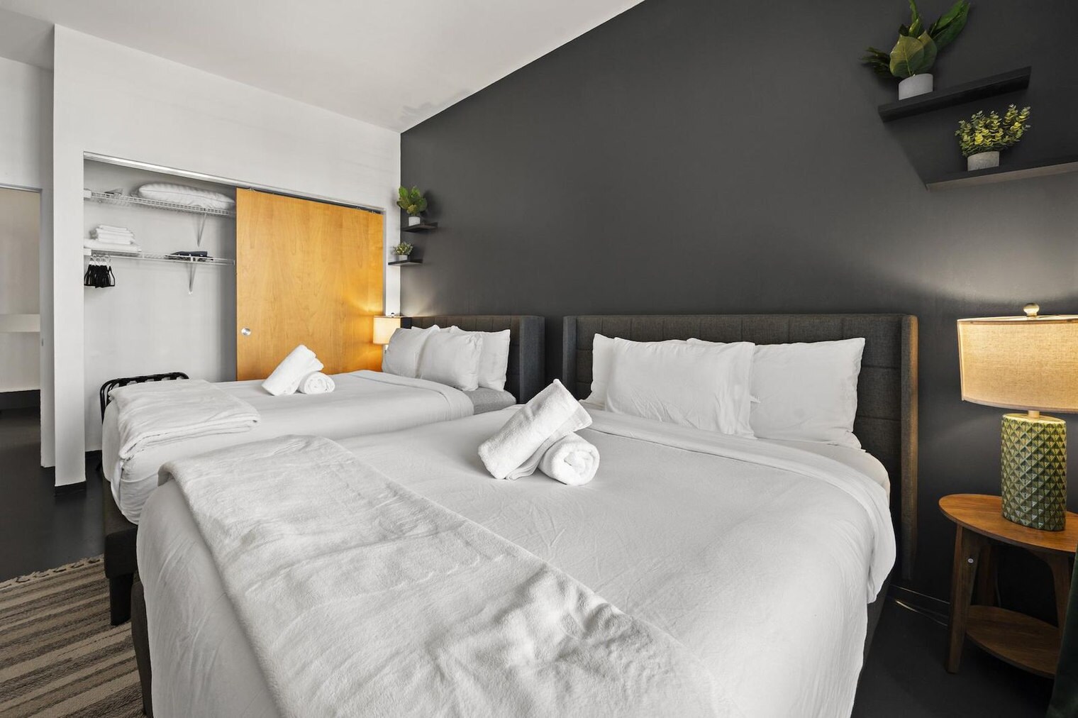 Building Photo - 160 E Berkeley St