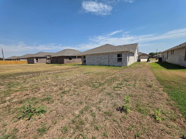 Building Photo - 8760 Sunspire Ln